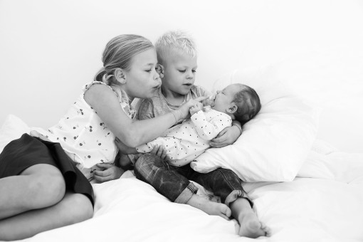 Familie, grote broer, grote zus, newbornfotografie